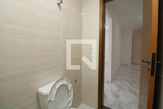 Banheiro de apartamento para alugar com 2 quartos, 58m² em Jardim Marília, São Paulo