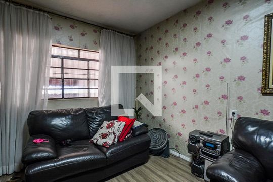 Sala de casa à venda com 2 quartos, 130m² em Jardim Marek, Santo André