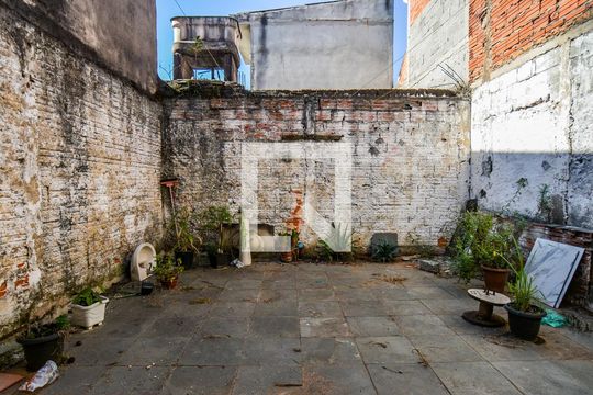 Quintal de casa à venda com 2 quartos, 130m² em Jardim Marek, Santo André