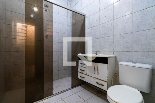 Banheiro de casa para alugar com 2 quartos, 100m² em Jardim da Gloria, São Paulo