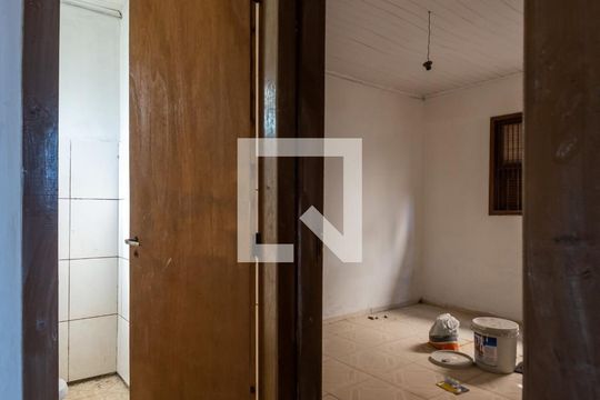Corredor de casa à venda com 1 quarto, 60m² em Vila Nova, Porto Alegre
