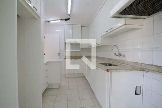 Cozinha  de apartamento para alugar com 3 quartos, 124m² em Real Parque, São Paulo