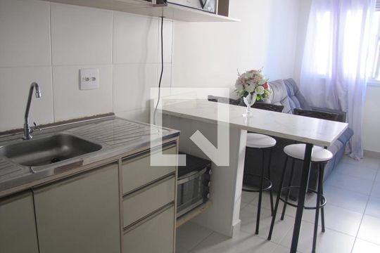 Sala/Cozinha de apartamento à venda com 1 quarto, 28m² em Vila Penteado, São Paulo