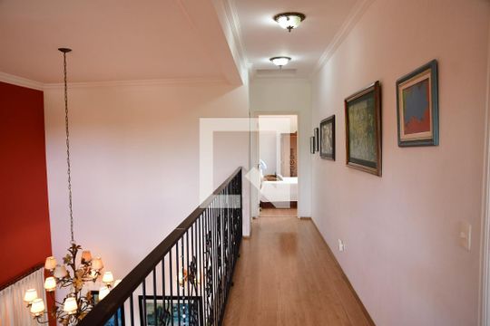 Corredor de casa de condomínio para alugar com 3 quartos, 315m² em Horizontal Park, Cotia