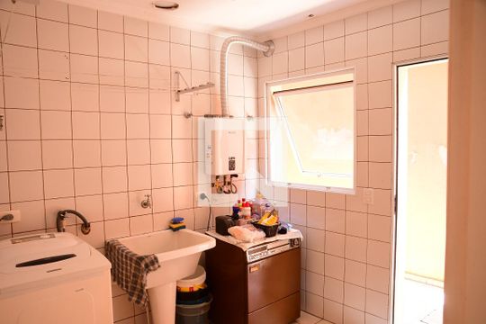 Área de Serviço de casa de condomínio para alugar com 3 quartos, 315m² em Horizontal Park, Cotia