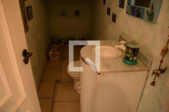 Lavabo de casa de condomínio para alugar com 3 quartos, 315m² em Horizontal Park, Cotia