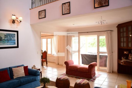 Sala de casa de condomínio para alugar com 3 quartos, 315m² em Horizontal Park, Cotia