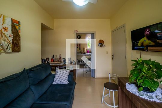 Sala de apartamento para alugar com 2 quartos, 59m² em Camaquã, Porto Alegre