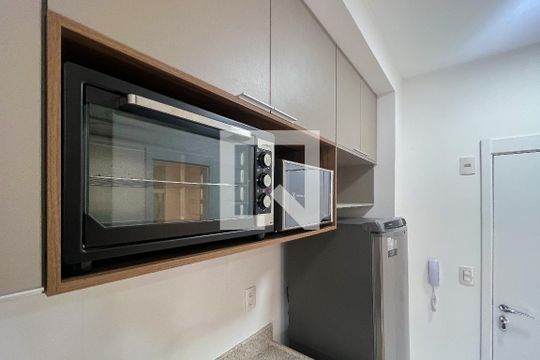 Cozinha de kitnet/studio para alugar com 1 quarto, 40m² em Indianópolis, São Paulo