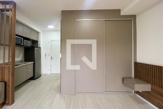 Studio de kitnet/studio para alugar com 1 quarto, 40m² em Indianópolis, São Paulo