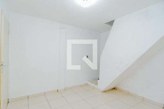 Quarto de casa à venda com 2 quartos, 45m² em Vila Rosalia, Guarulhos