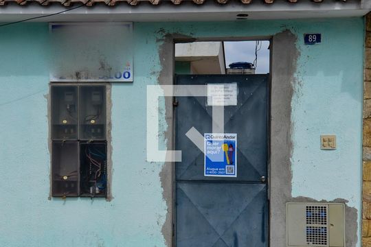 Fachada de casa à venda com 2 quartos, 45m² em Vila Rosalia, Guarulhos