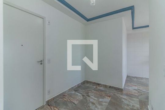 Apartamento para alugar com 2 quartos, 38m² em Jardim Copiuva, Carapicuíba