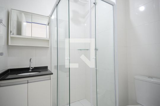 Banheiro de kitnet/studio à venda com 1 quarto, 27m² em Vila Dom Pedro I, São Paulo
