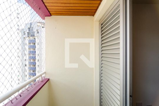 Varanda do Quarto 2 de apartamento para alugar com 3 quartos, 70m² em Parque Imperial, São Paulo