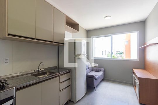 Sala e Cozinha de kitnet/studio à venda com 1 quarto, 25m² em Vila Butantã, São Paulo