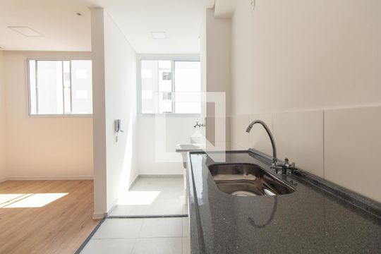 Cozinha de apartamento para alugar com 2 quartos, 42m² em Penha de França, São Paulo