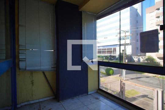 Varanda  de apartamento à venda com 3 quartos, 102m² em Chácara das Pedras, Porto Alegre