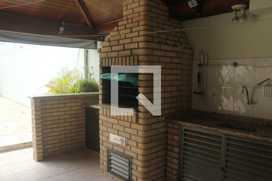 Churrasqueira de casa para alugar com 5 quartos, 414m² em Jardim Campo Grande, São Paulo