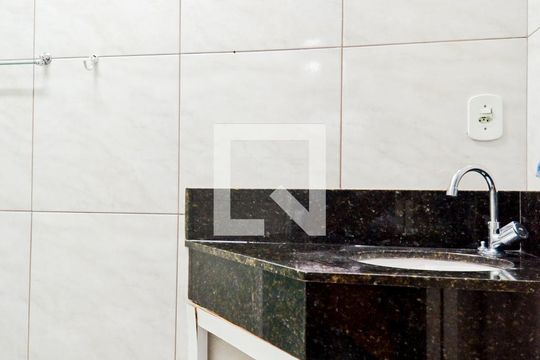 Banheiro da Suíte de casa à venda com 2 quartos, 120m² em Jardim do Papai, Guarulhos