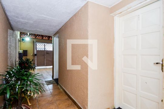 Corredor Lateral  de casa à venda com 2 quartos, 120m² em Jardim do Papai, Guarulhos