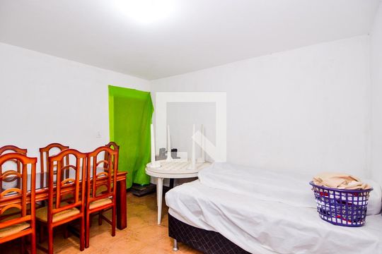 Quarto de Serviço de casa à venda com 2 quartos, 120m² em Jardim do Papai, Guarulhos