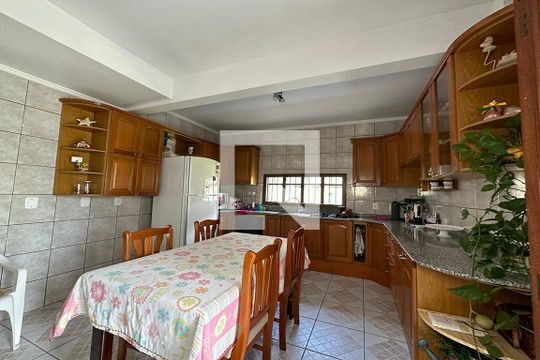 Cozinha de casa à venda com 3 quartos, 250m² em São Jorge, Novo Hamburgo