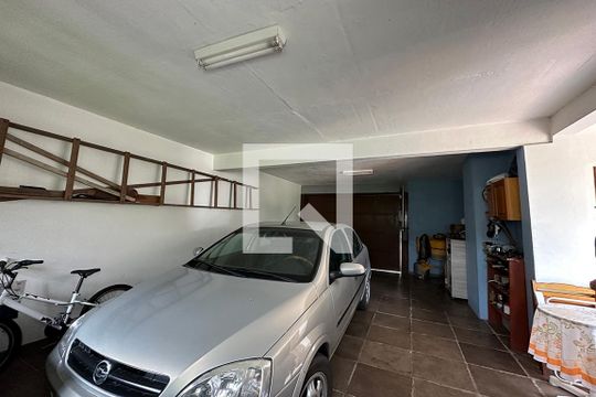 Garagem de casa à venda com 3 quartos, 250m² em São Jorge, Novo Hamburgo