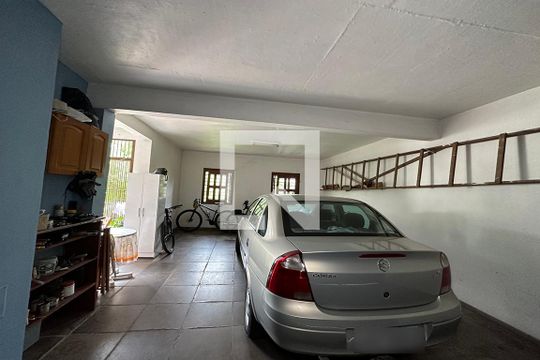 Garagem de casa à venda com 3 quartos, 250m² em São Jorge, Novo Hamburgo