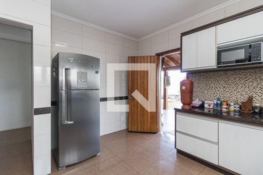 Cozinha de casa à venda com 4 quartos, 420m² em Jardim Itu, Porto Alegre