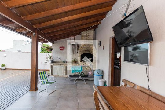 Churrasqueira de casa à venda com 4 quartos, 420m² em Jardim Itu, Porto Alegre