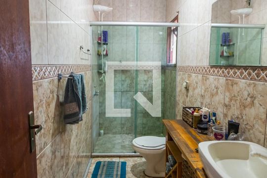 Banheiro de casa à venda com 5 quartos, 275m² em Coronel Aparicio Borges, Porto Alegre