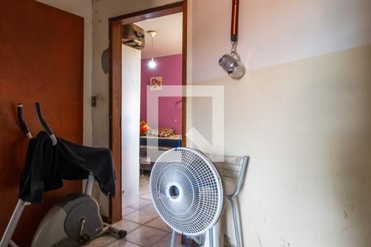 Corredor de casa à venda com 5 quartos, 275m² em Coronel Aparicio Borges, Porto Alegre