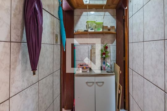Corredor de casa à venda com 5 quartos, 275m² em Coronel Aparicio Borges, Porto Alegre