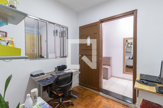 Escritório de casa à venda com 4 quartos, 216m² em Jaguaribe, Osasco