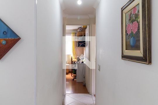 Corredor de apartamento à venda com 3 quartos, 62m² em Jardim Santa Emília, São Paulo