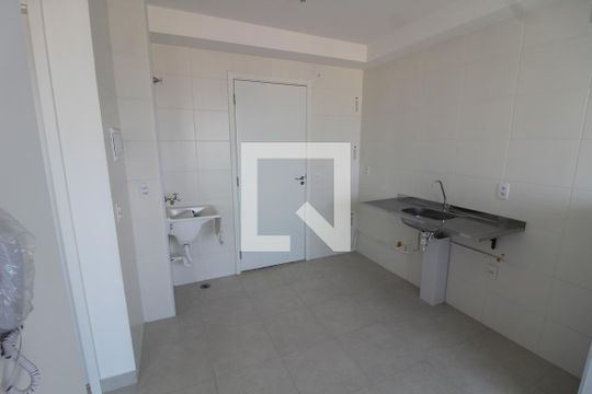 Sala/Cozinha de apartamento para alugar com 2 quartos, 36m² em Jardim Planalto, São Paulo