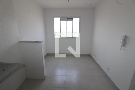 Sala/Cozinha de apartamento para alugar com 2 quartos, 36m² em Jardim Planalto, São Paulo