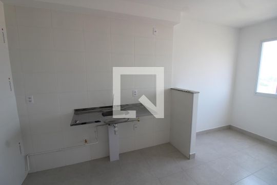 Sala/Cozinha de apartamento para alugar com 2 quartos, 36m² em Jardim Planalto, São Paulo