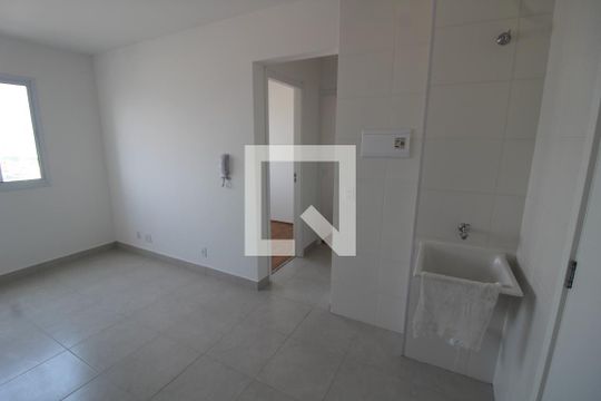 Sala/Cozinha de apartamento para alugar com 2 quartos, 36m² em Jardim Planalto, São Paulo