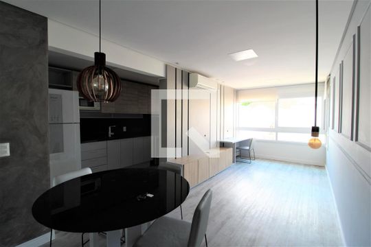 Apartamento à venda com 1 quarto, 52m² em Centro, Canoas