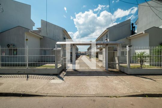 Fachada de casa de condomínio à venda com 2 quartos, 52m² em Hípica, Porto Alegre