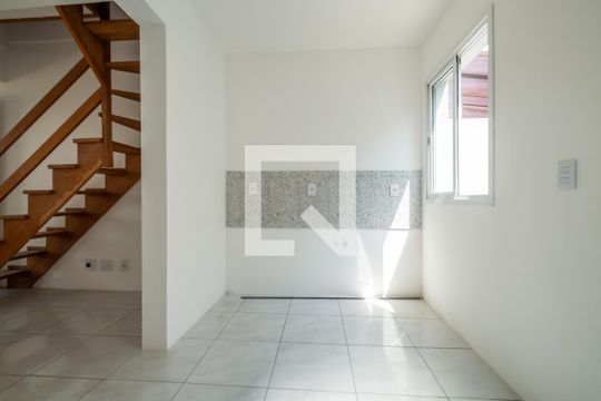 Sala/Cozinha de casa de condomínio à venda com 2 quartos, 52m² em Hípica, Porto Alegre