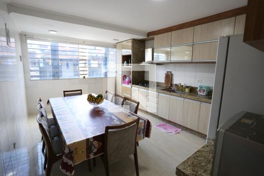 Cozinha 1 de casa à venda com 4 quartos, 260m² em Jardim Ponte Rasa, São Paulo
