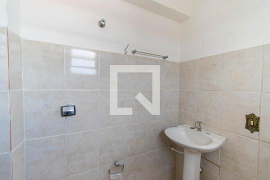Banheiro de casa para alugar com 1 quarto, 50m² em Jardim Colorado, São Paulo