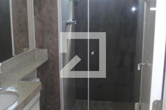 Banheiro de apartamento à venda com 2 quartos, 47m² em Sampaio, Rio de Janeiro