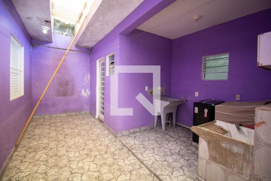 Área Externa de casa à venda com 4 quartos, 300m² em Parque Guarani, São Paulo
