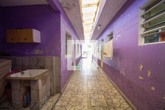 Área Externa de casa à venda com 4 quartos, 300m² em Parque Guarani, São Paulo