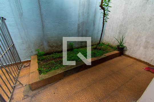 Quintal de casa à venda com 3 quartos, 220m² em Jardim Ângela (zona Leste), São Paulo