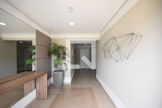 Hall social de apartamento para alugar com 2 quartos, 43m² em Jardim Novo Taboao, São Paulo